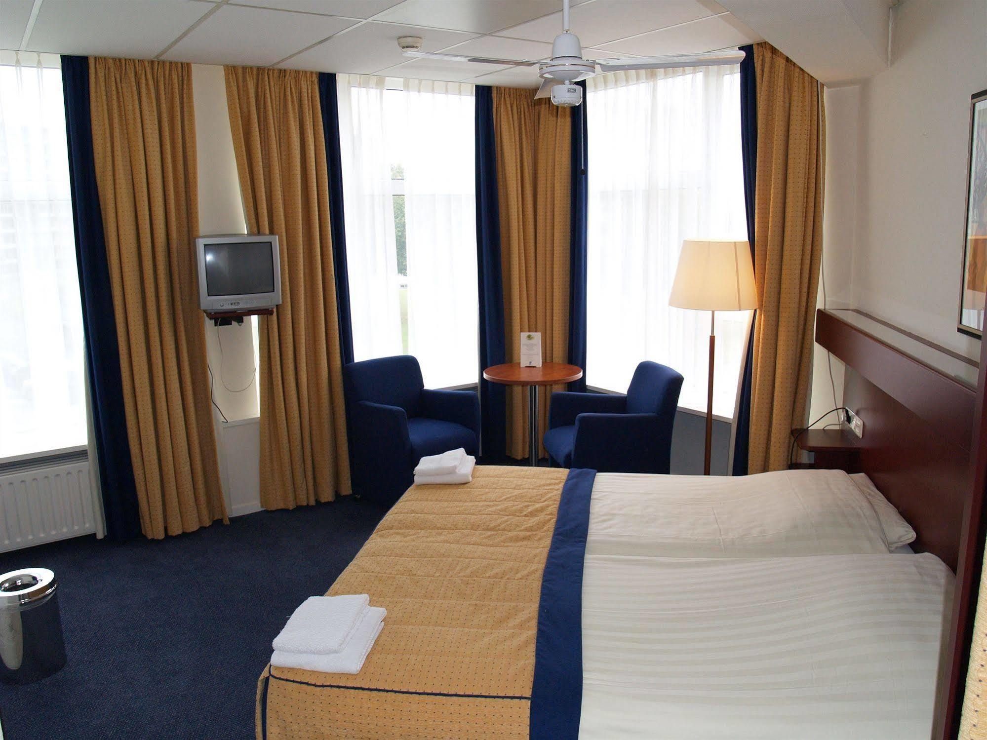 Eurohotel Leeuwarden Bagian luar foto