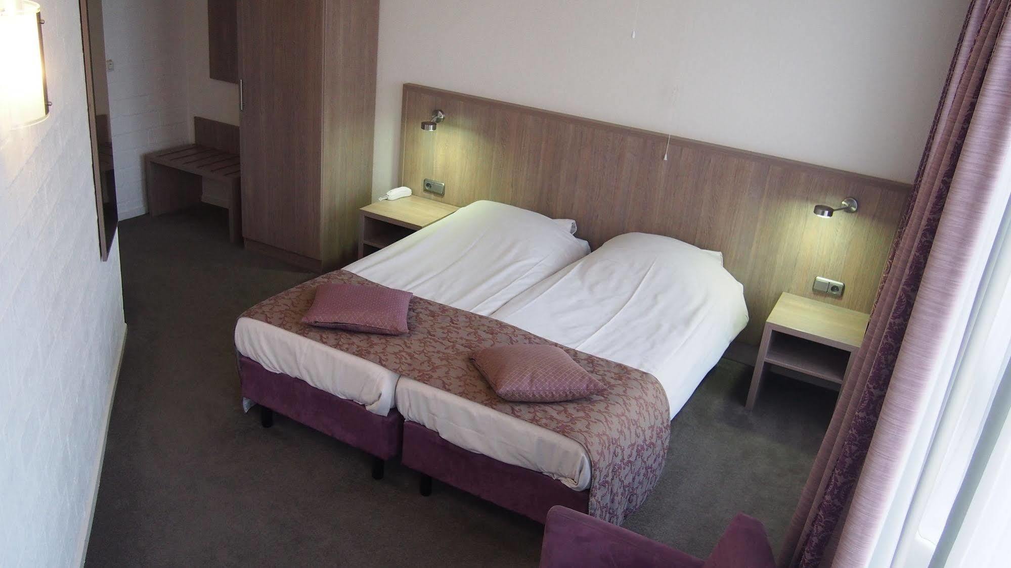 Eurohotel Leeuwarden Bagian luar foto